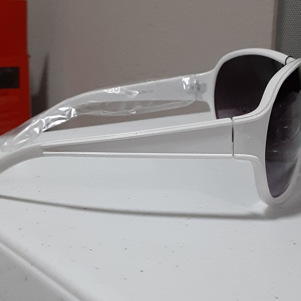 Sunglasses - Picture 3 of 3